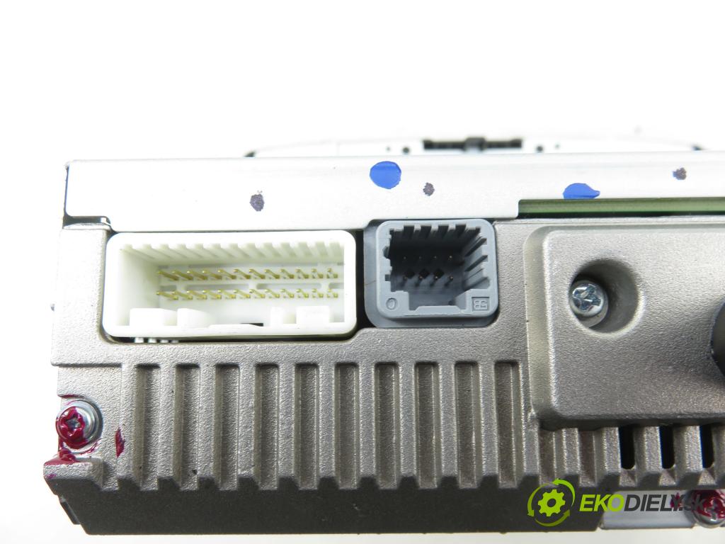 DACIA DUSTER (HM_) SUV 2021 74,00 1.0 TCe 100 (HMMT) 999,00 RADIO 281155651R