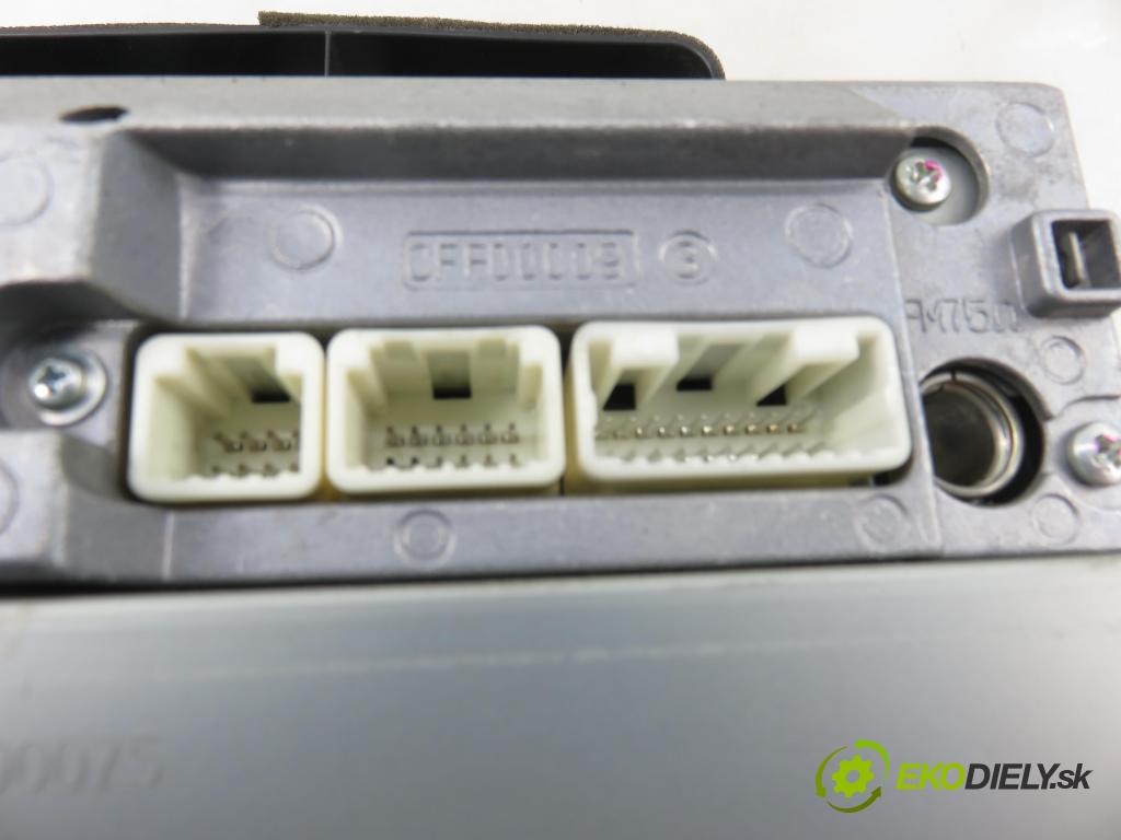 TOYOTA YARIS (_P9_) HB 2006 51,00 1.0 VVT-i (KSP90_) - 1KR-FE 998,00 RADIO CD 8612052480