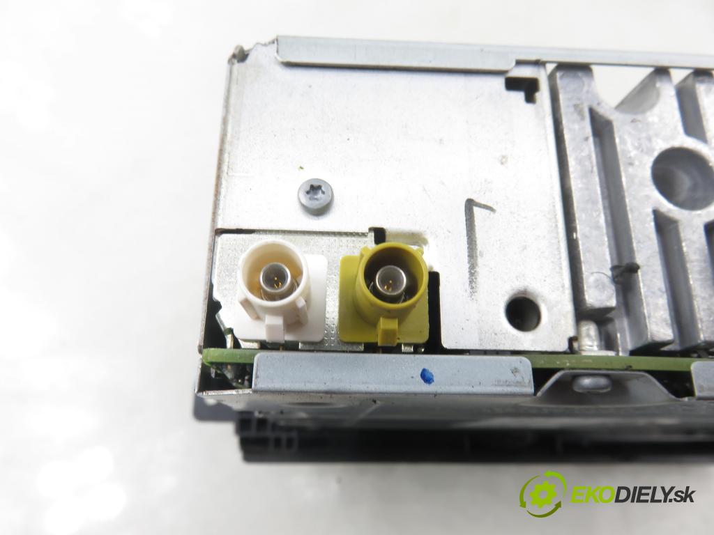 RENAULT KOLEOS I (HY_) SUV 2011 110,00 2.0 dCi 4x4 150 1995,00 RADIO CD 281151922R