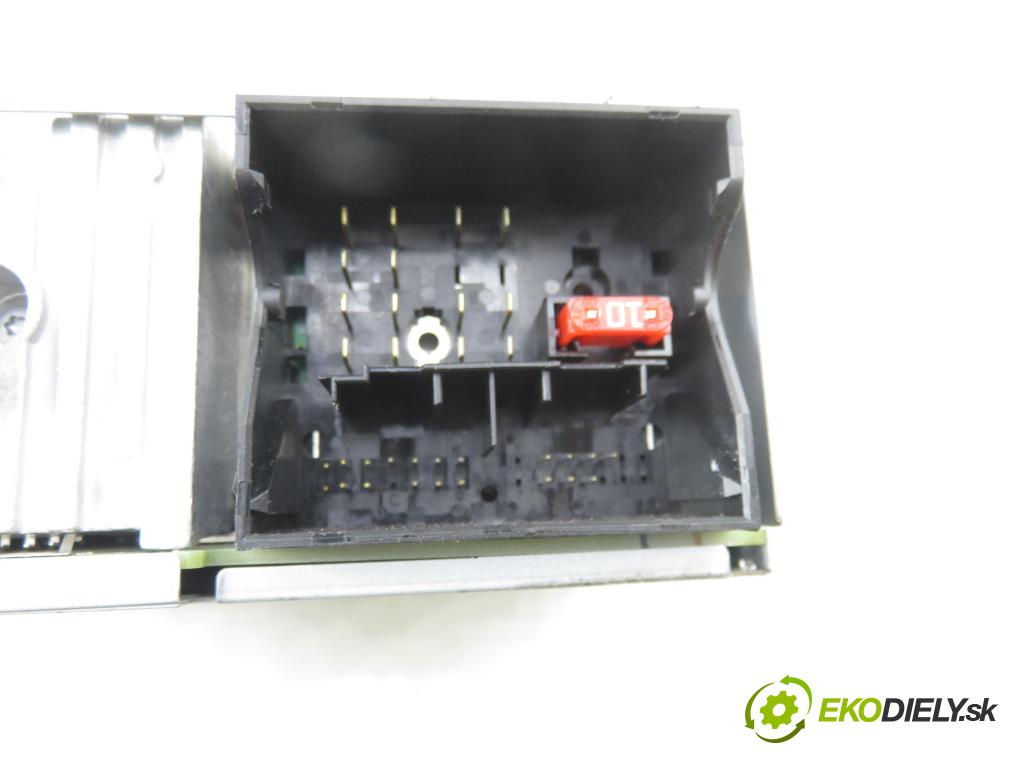 RENAULT KOLEOS I (HY_) SUV 2011 110,00 2.0 dCi 4x4 150 1995,00 RADIO CD 281151922R