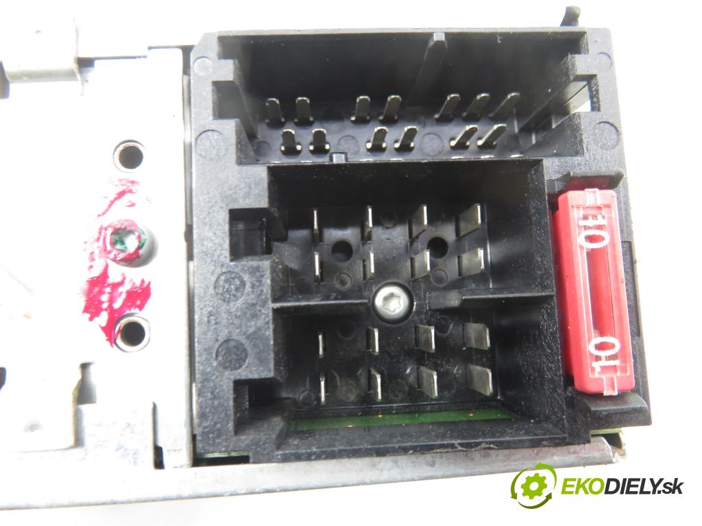 VW PASSAT B5.5 Variant (3B6) KOMBI 2002 96,00 1.9 TDI PD 130 - AVF 1896,00 RADIO Modul 8631122602