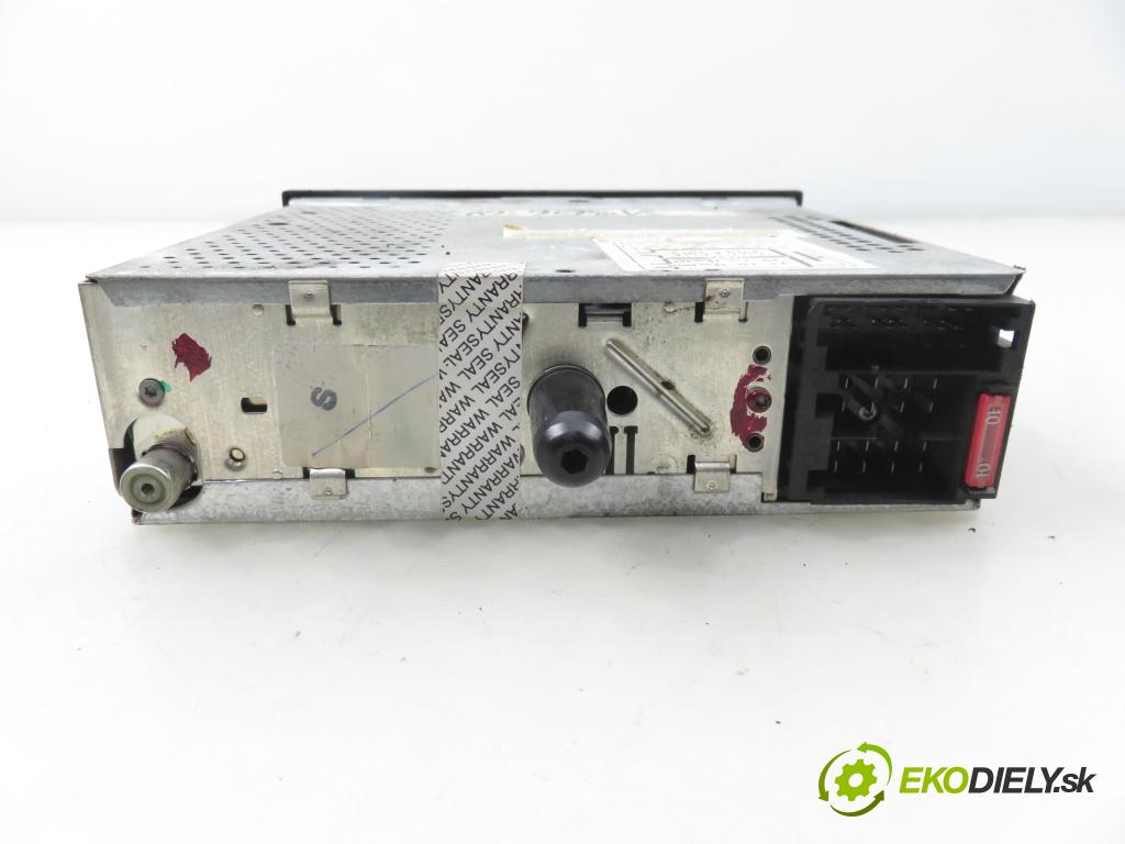 VW PASSAT B5.5 Variant (3B6) KOMBI 2002 96,00 1.9 TDI PD 130 - AVF 1896,00 RADIO Modul 8631122602