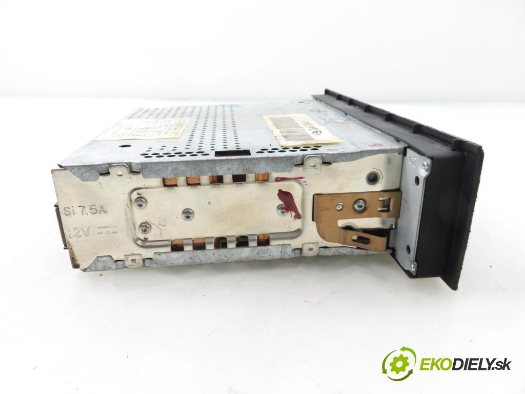 AUDI A4 Avant (8E5, B6) KOMBI 2003 96,00 1.9 TDI PD 130 - AVF 1896,00 RADIO CD 8E0035186L