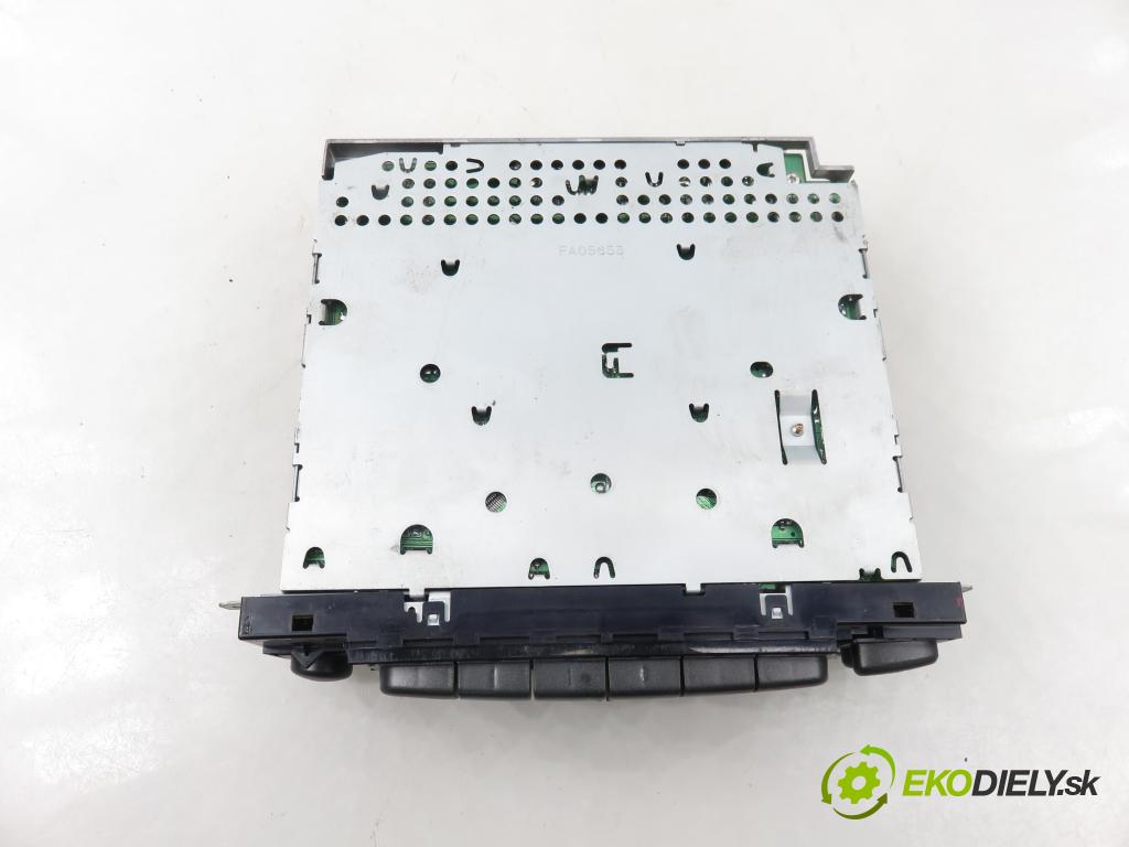 TOYOTA YARIS (_P1_) HB 1999 50,00 1.0 VVT- i 68 - 1SZ-FE 998,00 RADIO CD 8612052030