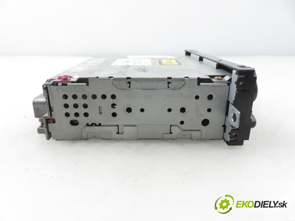 TOYOTA YARIS (_P1_) HB 1999 50,00 1.0 VVT- i 68 - 1SZ-FE 998,00 RADIO CD 8612052030