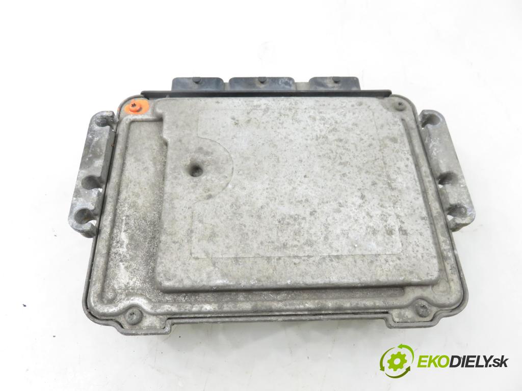 RENAULT MASTER II Skrzynia (FD) FURGON 2004 84,00 2.5 dCi 120 - G9U 724 2464,00 Riadiaca jednotka Motor 0281011940 ; 8200311550 ; 8200442263