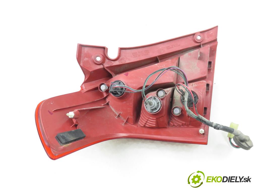 SUZUKI SWIFT III (MZ, EZ) HB 2006 68,00 1.3 4x4 (RS 413) - M13A 1328,00 světlo pravé zadní P4476R