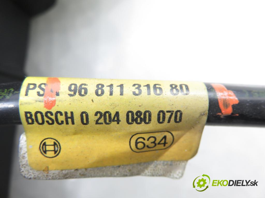 CITROEN C4 Picasso I (UD_) MINIVAN 2007 92,00 1.8 i 16V - 6FY (EW7A) 1749,00 BRZDA: ručny elektrický 9681131680