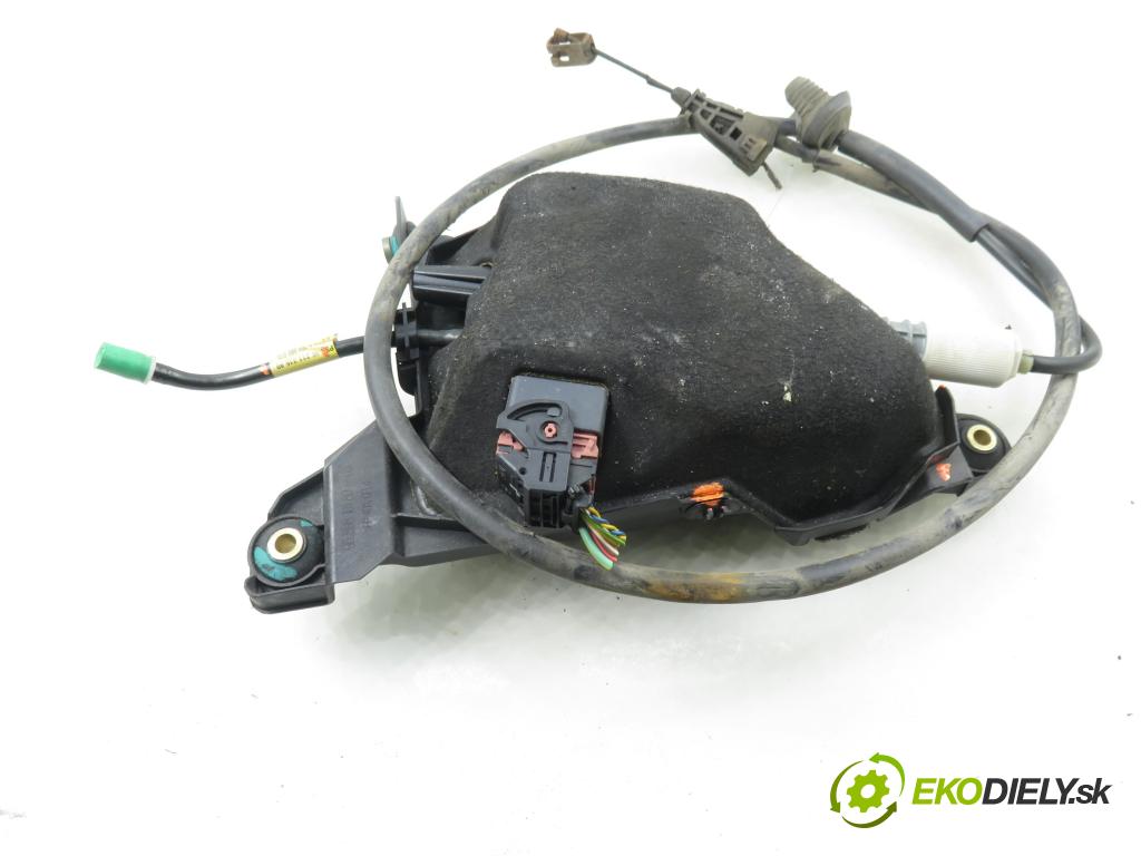 CITROEN C4 Picasso I (UD_) MINIVAN 2007 92,00 1.8 i 16V - 6FY (EW7A) 1749,00 BRZDA: ručny elektrický 9681131680