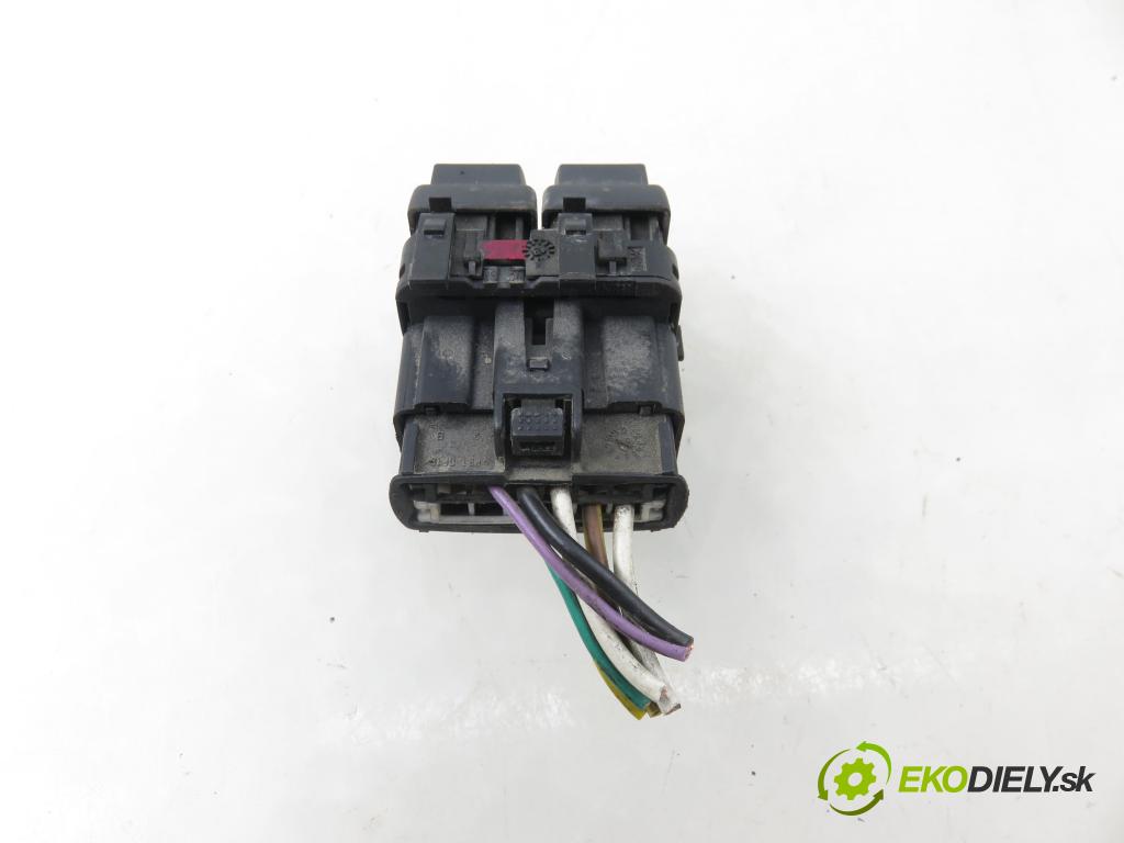 RENAULT TRAFIC II Skrzynia (FL) FURGON 2002 74,00 1.9 dCi - F9Q 760 1870,00 Panel ovládania okien 057319A