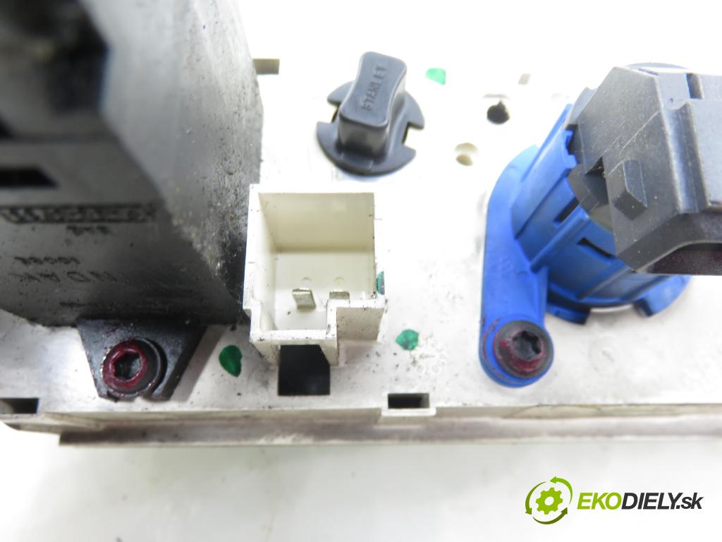 FORD TRANSIT Furgon (FA_ _) FURGON 2011 92,00 2.2 TDCi - CYFB 2198,00 Panel topení KLIMATIZACE: YC1H18K391CD