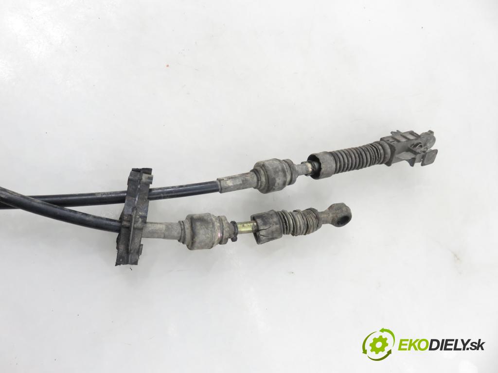 FIAT PUNTO (188_) HB 2004 44,00 1.2 60 - 188 A4.000 1242,00 ZVEDÁK: 553471830