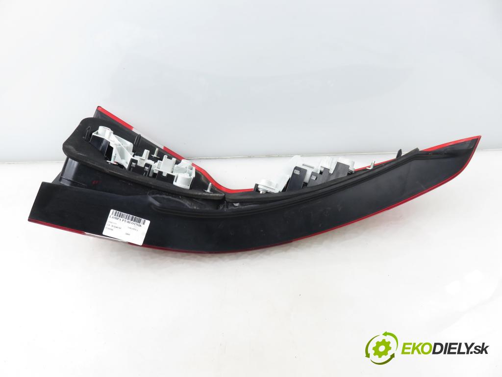 VOLVO V50 (MW) KOMBI 2005 103,00 2.4 - B 5244 S5 2435,00 světlo pravé zadní