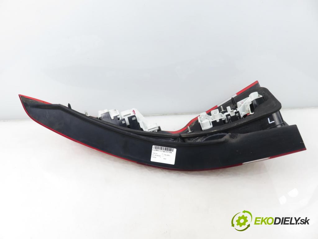 VOLVO V50 (MW) KOMBI 2005 103,00 2.4 - B 5244 S5 2435,00 světlo levé zadní