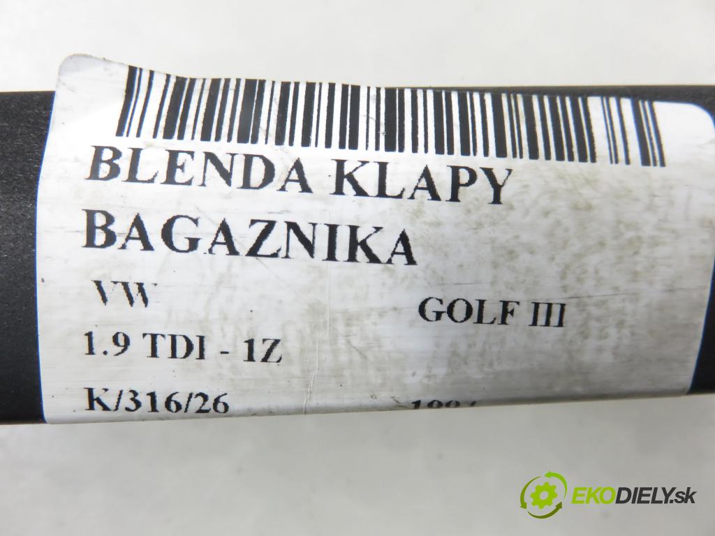VW GOLF III (1H1) HB 1994 66,00 1.9 TDI 90 - 1Z 1896,00 zadní část - čelo dveří kufr 1H6827577