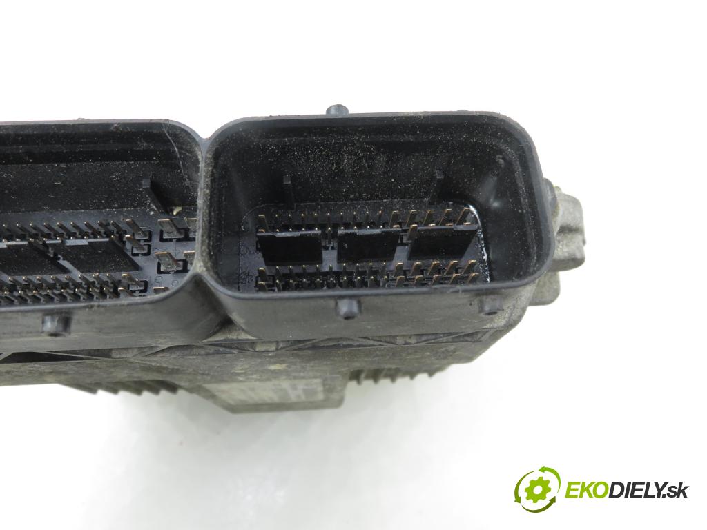 FIAT DOBLO nadwozie wielkoprzestrzenne (MPV) (119_, 223_) KOMBIVAN 2006 55,00 1.3 JTD - 199 A2.000 1248,00 Riadiaca jednotka Motor 51784560