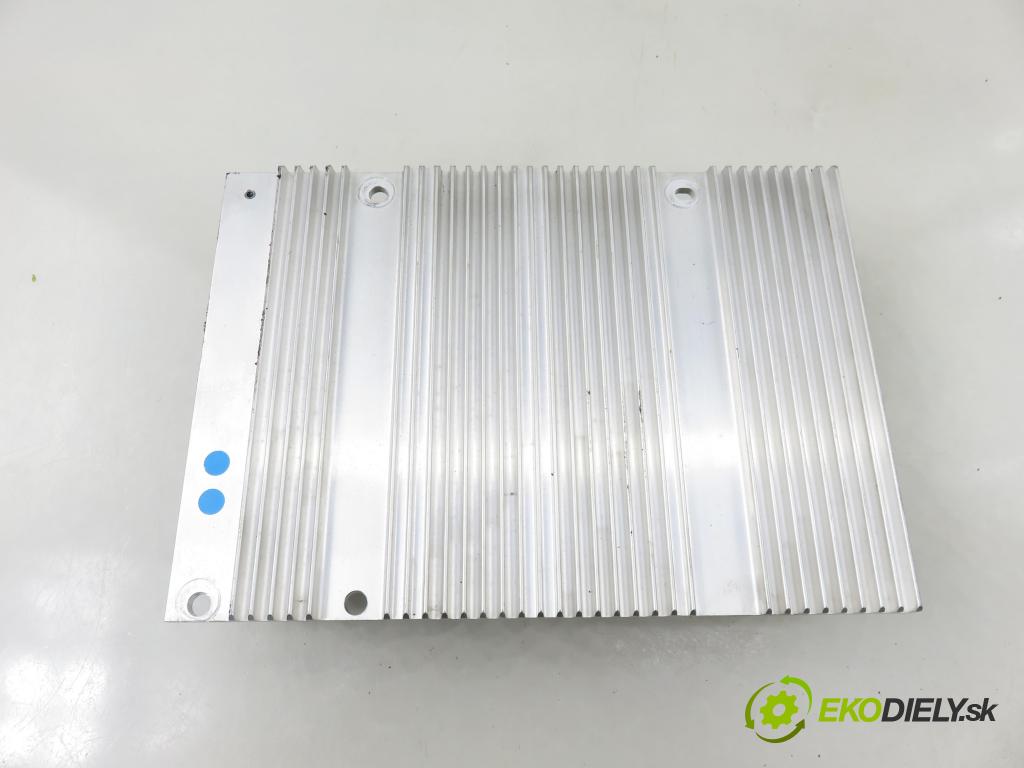 VOLVO V50 (MW) KOMBI 2005 103,00 2.4 - B 5244 S5 2435,00 Zosilňovač 30679537 (Zosilňovač)