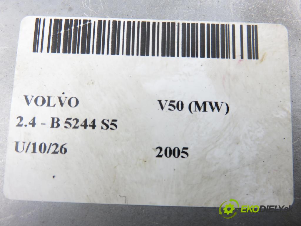 VOLVO V50 (MW) KOMBI 2005 103,00 2.4 - B 5244 S5 2435,00 zesilovač Antenní: 30710720 (Zesilovač)