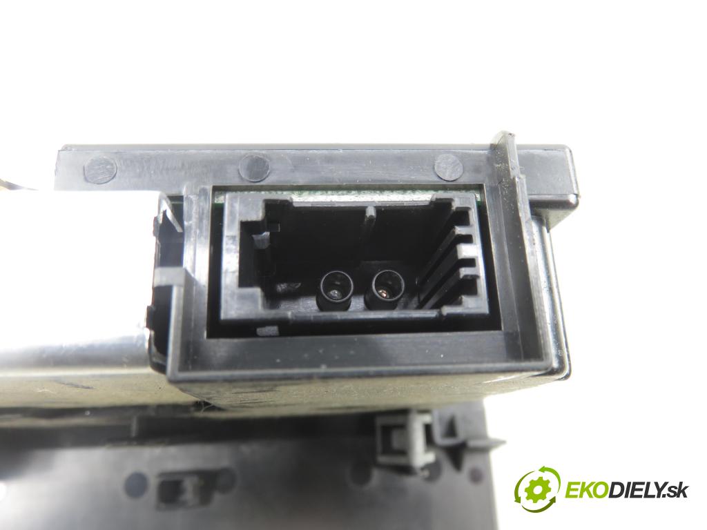 VOLVO V50 (MW) KOMBI 2005 103,00 2.4 - B 5244 S5 2435,00 ZOBRAZIT: 8696495