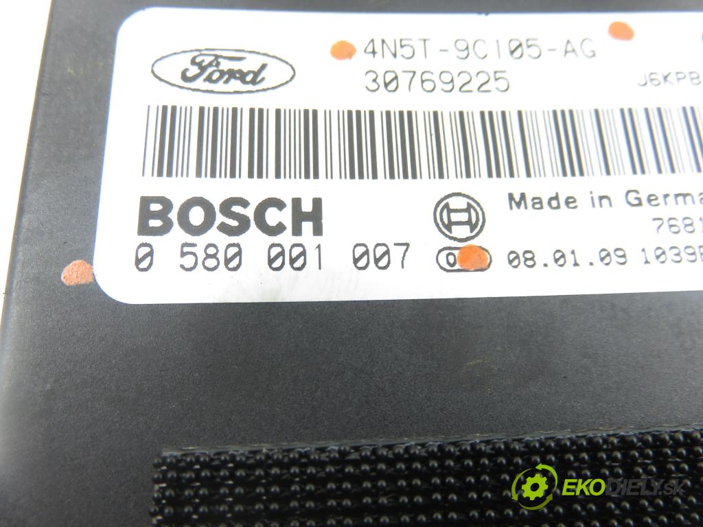 VOLVO V50 (MW) KOMBI 2005 103,00 2.4 - B 5244 S5 2435,00 RELÉ: motorčeka paliva 058000107 ; 4N5T9C105AG