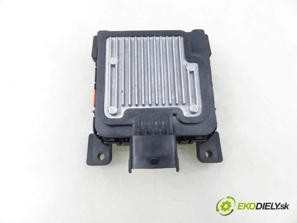 VOLVO V50 (MW) KOMBI 2005 103,00 2.4 - B 5244 S5 2435,00 RELÉ: motorčeka paliva 058000107 ; 4N5T9C105AG