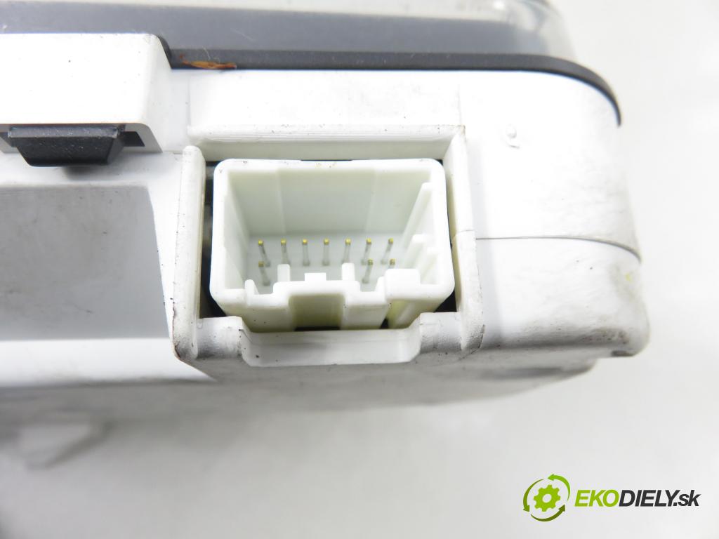 VOLVO V50 (MW) KOMBI 2005 103,00 2.4 - B 5244 S5 2435,00 Prístrojovka elektrický 30669182