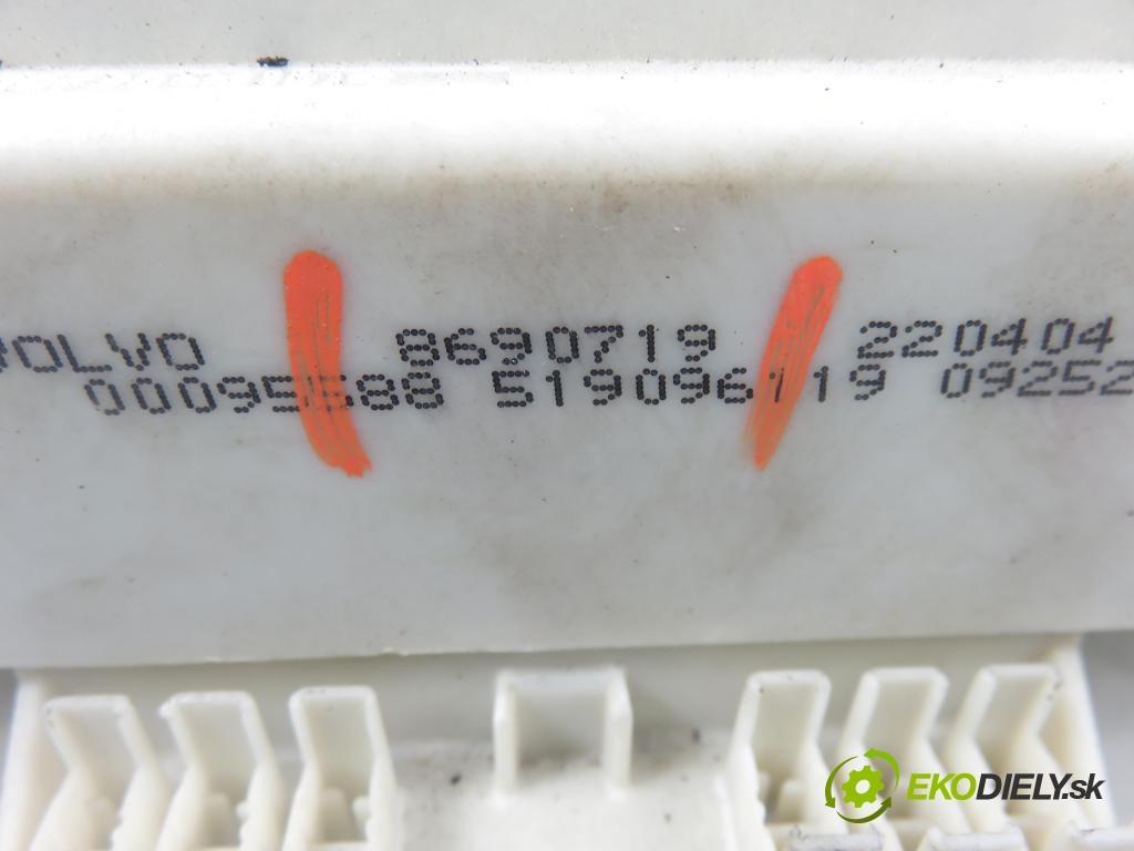 VOLVO V50 (MW) KOMBI 2005 103,00 2.4 - B 5244 S5 2435,00 MODUL BSI 8690719