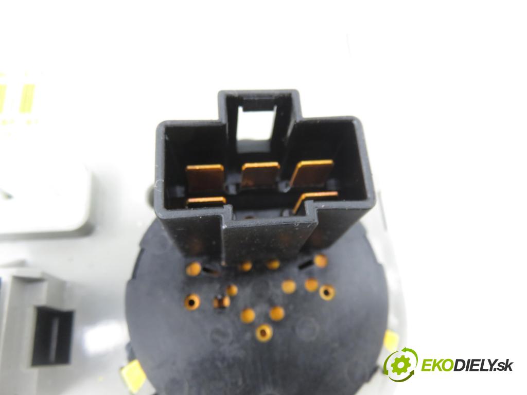 HYUNDAI i30 (FD) HB 2009 66,00 1.6 CRDi 1582,00 Panel kúrenia KLIMATRONIK 972502L170