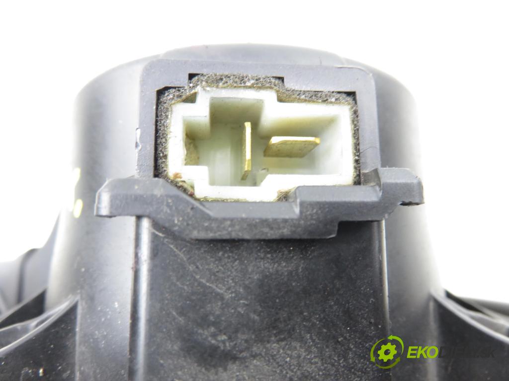 HYUNDAI i30 (FD) HB 2009 66,00 1.6 CRDi 1582,00 Ventilátor vetráku