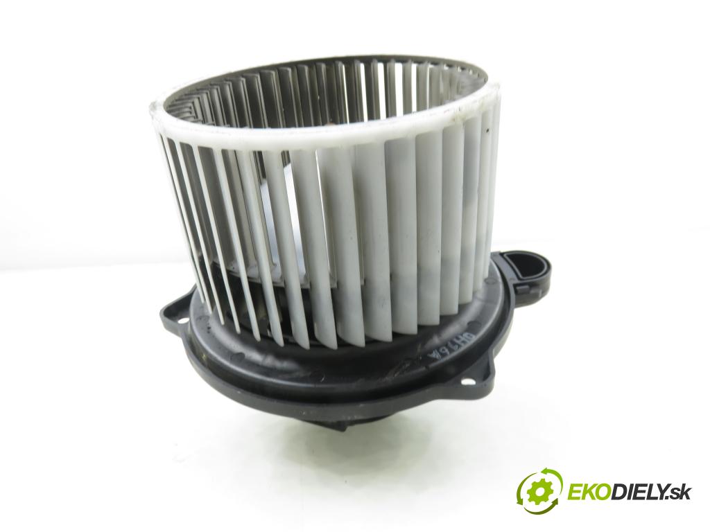 HYUNDAI i30 (FD) HB 2009 66,00 1.6 CRDi 1582,00 Ventilátor vetráku