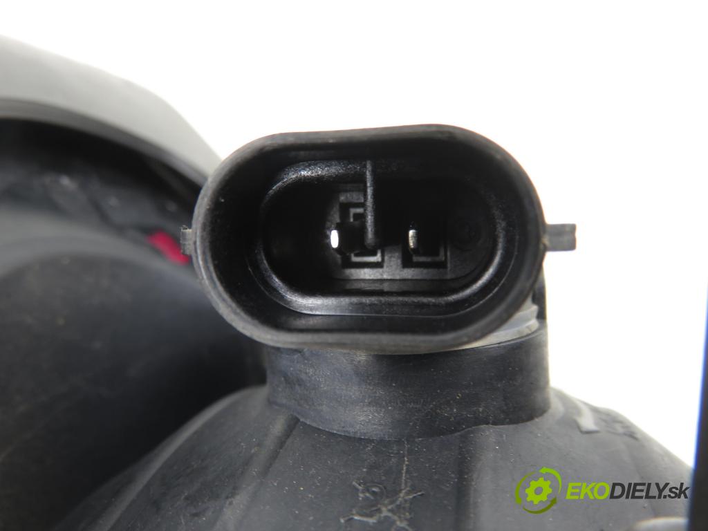 HYUNDAI i30 (FD) HB 2009 66,00 1.6 CRDi 1582,00 hmlové svetlo, hmlovka L