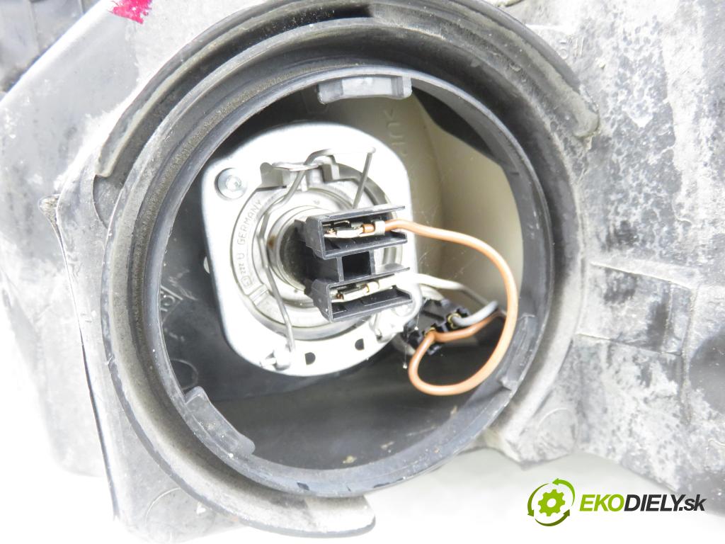 OPEL COMBO C KOMBIVAN 2003 62,00 1.6 8V 84 - Z 16 SE 1598,00 Svetlo PP 13115007