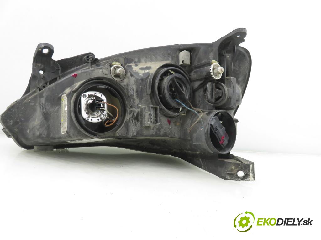 OPEL COMBO C KOMBIVAN 2003 62,00 1.6 8V 84 - Z 16 SE 1598,00 Svetlo PP 13115007