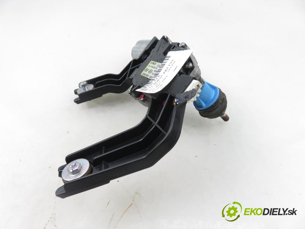 HYUNDAI i30 (FD) HB 2009 66,00 1.6 CRDi 1582,00 motorek stěrače ZADNÍ: 987002L000 ; F00S2B2182