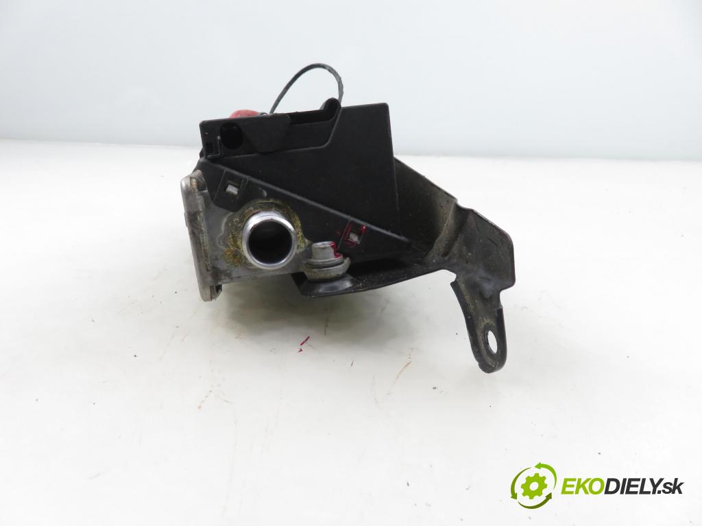 BMW 3 (E46) SEDAN 2001 100,00 320 d 136 - M47 D20 (204D1) 1951,00 vody 6904668 (Ohrievanie, ventilácia)