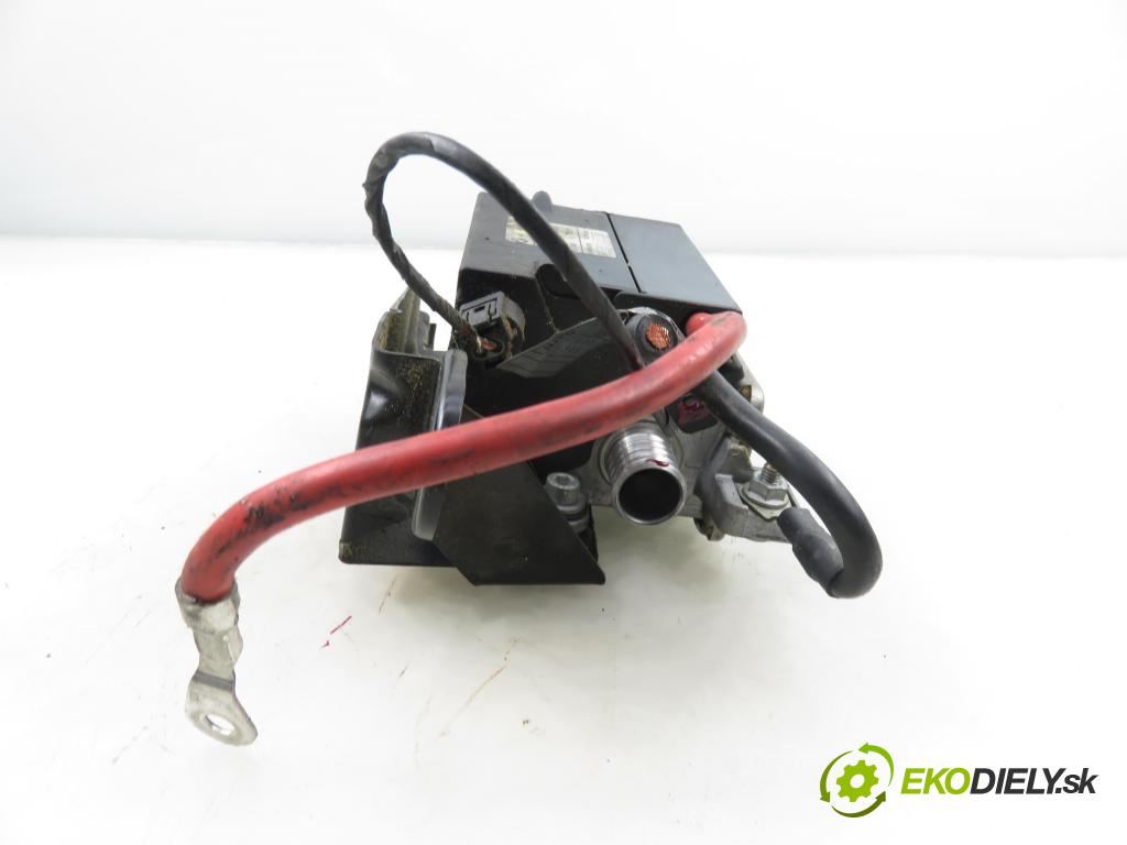 BMW 3 (E46) SEDAN 2001 100,00 320 d 136 - M47 D20 (204D1) 1951,00 vody 6904668 (Ohrievanie, ventilácia)