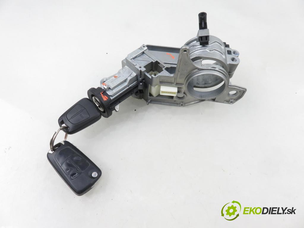 OPEL ZAFIRA B (A05) MINIVAN 2008 92,00 1.7 CDTI - A 17 DTR 1686,00 spinačka N0501882 (Spínacia skrinka)