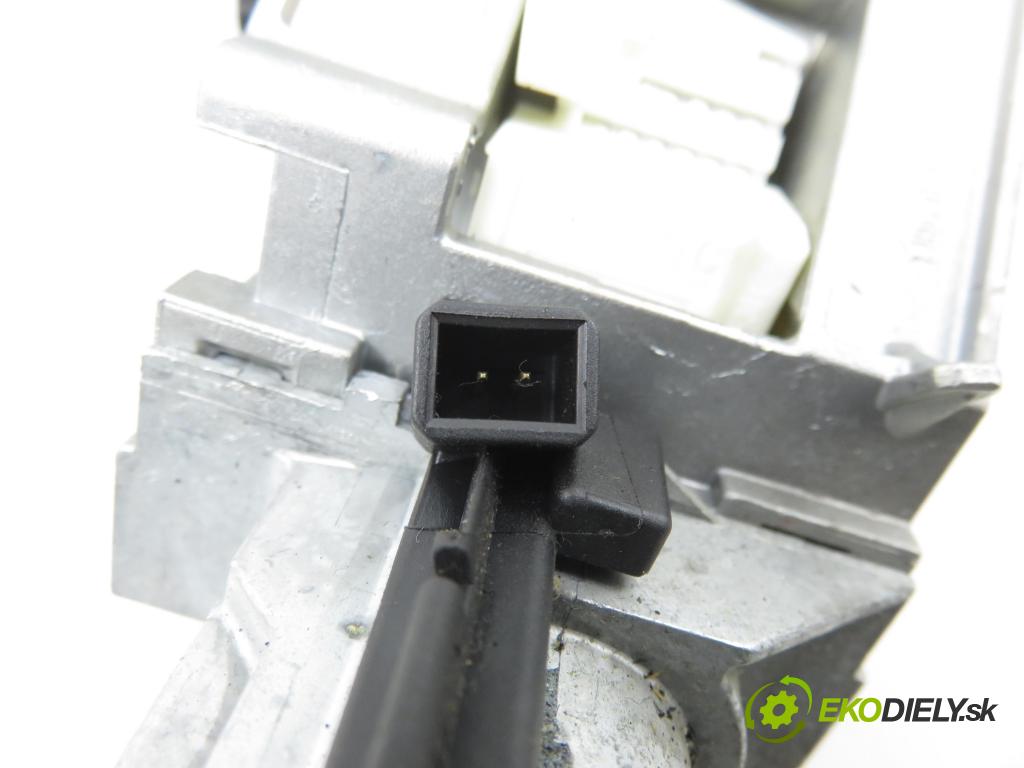 OPEL ZAFIRA B (A05) MINIVAN 2008 92,00 1.7 CDTI - A 17 DTR 1686,00 spinačka N0501882 (Spínacia skrinka)