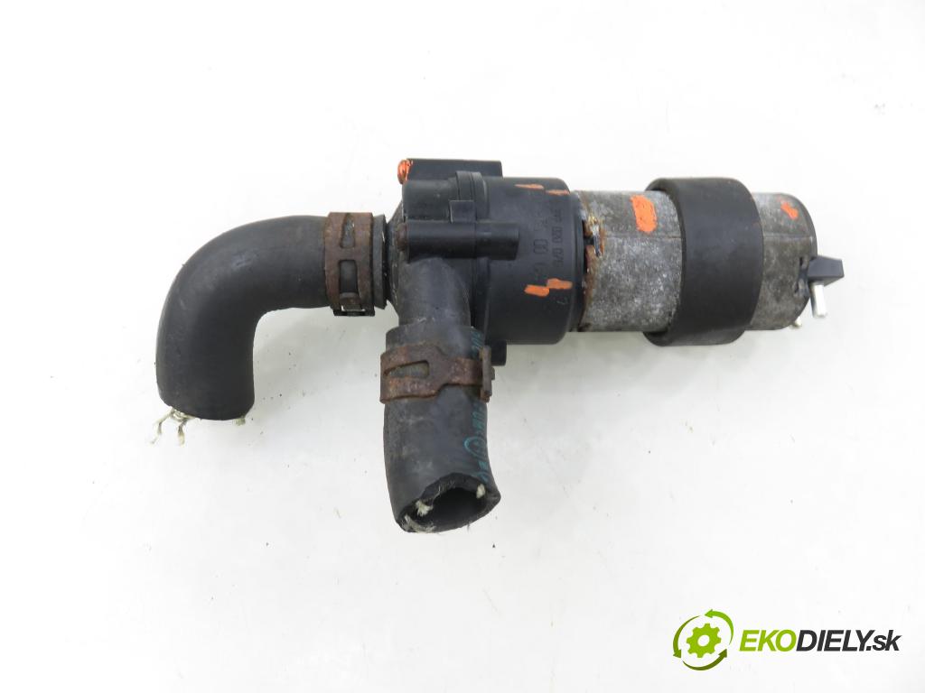 MERCEDES-BENZ KLASA C coupe (CL203) COUPE 2001 120,00 C 200 Kompressor (203.745) - M 111.955 1998,00 Pumpa vody elektrická 2038350064 ; 0392020076