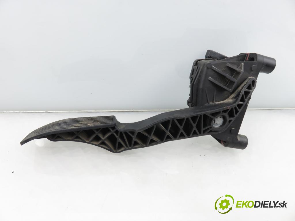 OPEL ZAFIRA B (A05) MINIVAN 2008 92,00 1.7 CDTI - A 17 DTR 1686,00 Potenciometer plynu 13125115ZE ; 6PV00811402 (Potenciometer plynového pedálu)