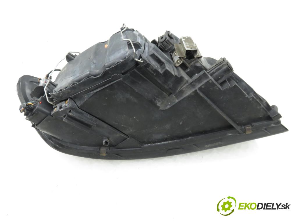 VOLVO V50 (MW) KOMBI 2005 103,00 2.4 - B 5244 S5 2435,00 Svetlo LP 30678912