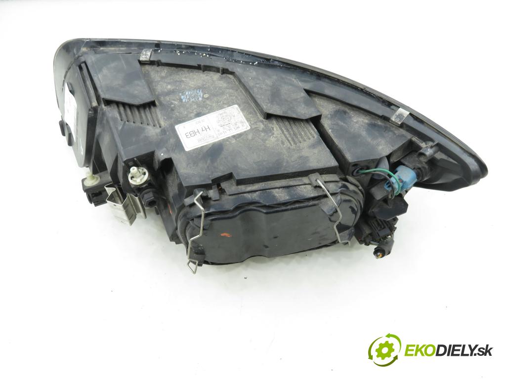 VOLVO V50 (MW) KOMBI 2005 103,00 2.4 - B 5244 S5 2435,00 světlo PP