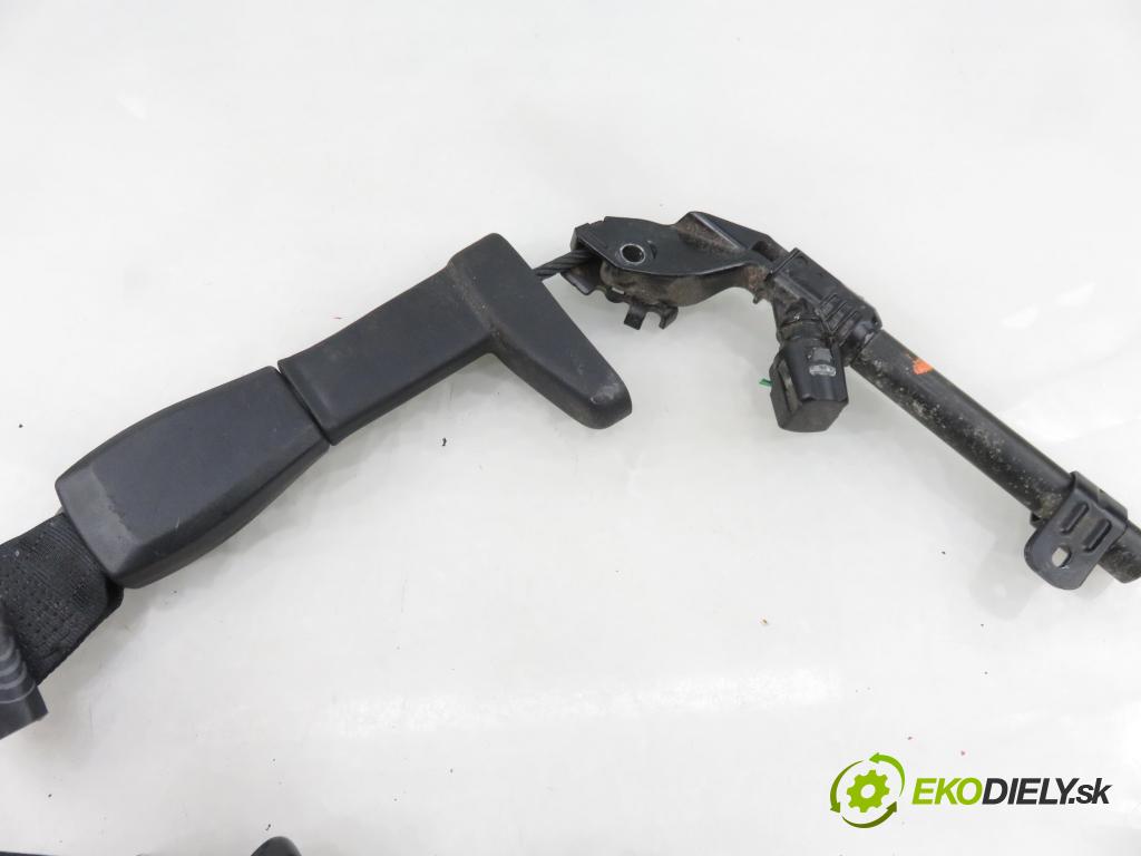 VOLVO V50 (MW) KOMBI 2005 103,00 2.4 - B 5244 S5 2435,00 Držiak bezpečnostný LP 30615569