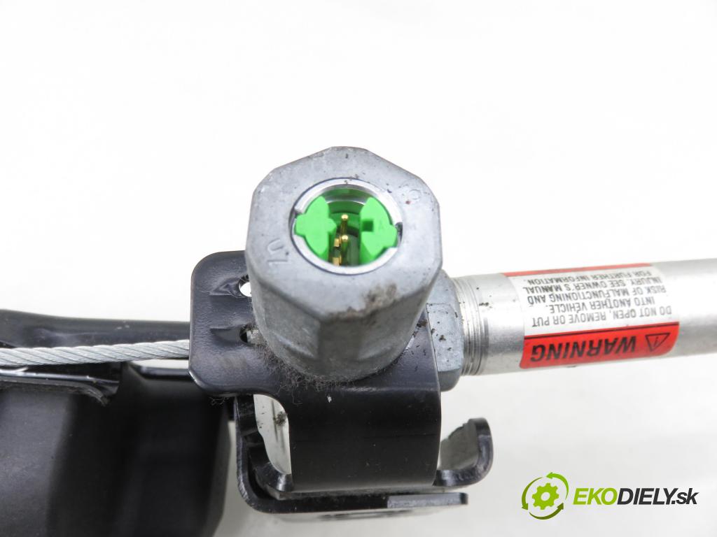 VOLVO V50 (MW) KOMBI 2005 103,00 2.4 - B 5244 S5 2435,00 držák BEZPEČNOST PP 30615571