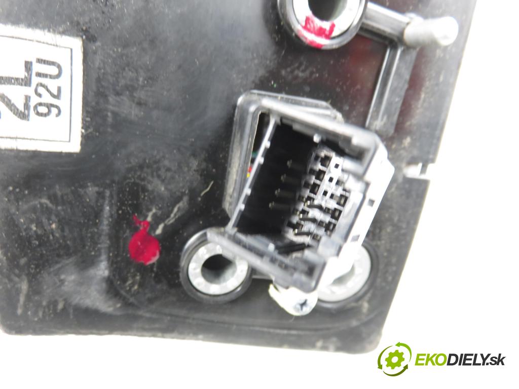 CHEVROLET CAPTIVA (C100, C140) SUV 2007 110,00 2.0 D 4WD 1991,00 zpětné zrcátko