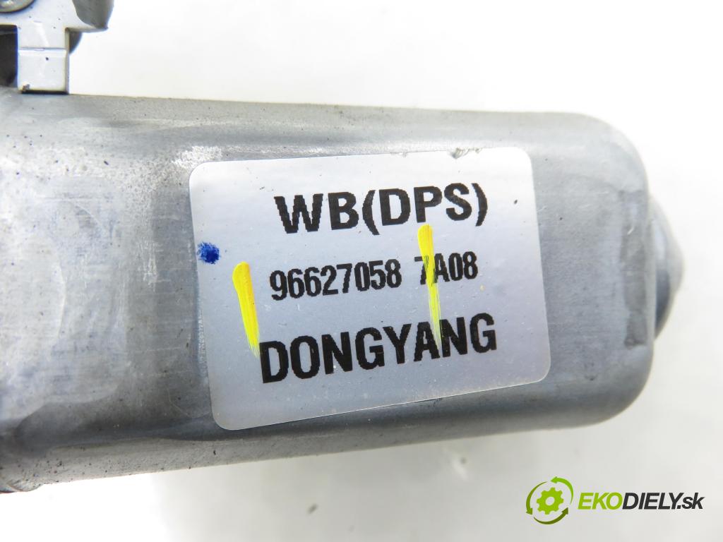 CHEVROLET CAPTIVA (C100, C140) SUV 2007 110,00 2.0 D 4WD 1991,00 motorek stěrače ZADNÍ: 96627058