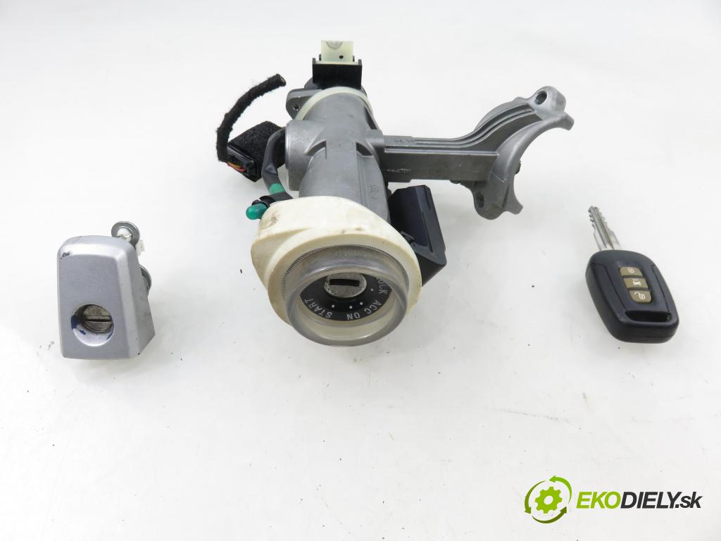 CHEVROLET CAPTIVA (C100, C140) SUV 2007 110,00 2.0 D 4WD 1991,00 spinačka / zámky 96628238