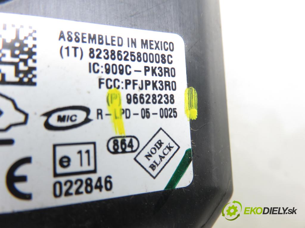 CHEVROLET CAPTIVA (C100, C140) SUV 2007 110,00 2.0 D 4WD 1991,00 spinačka / zámky 96628238