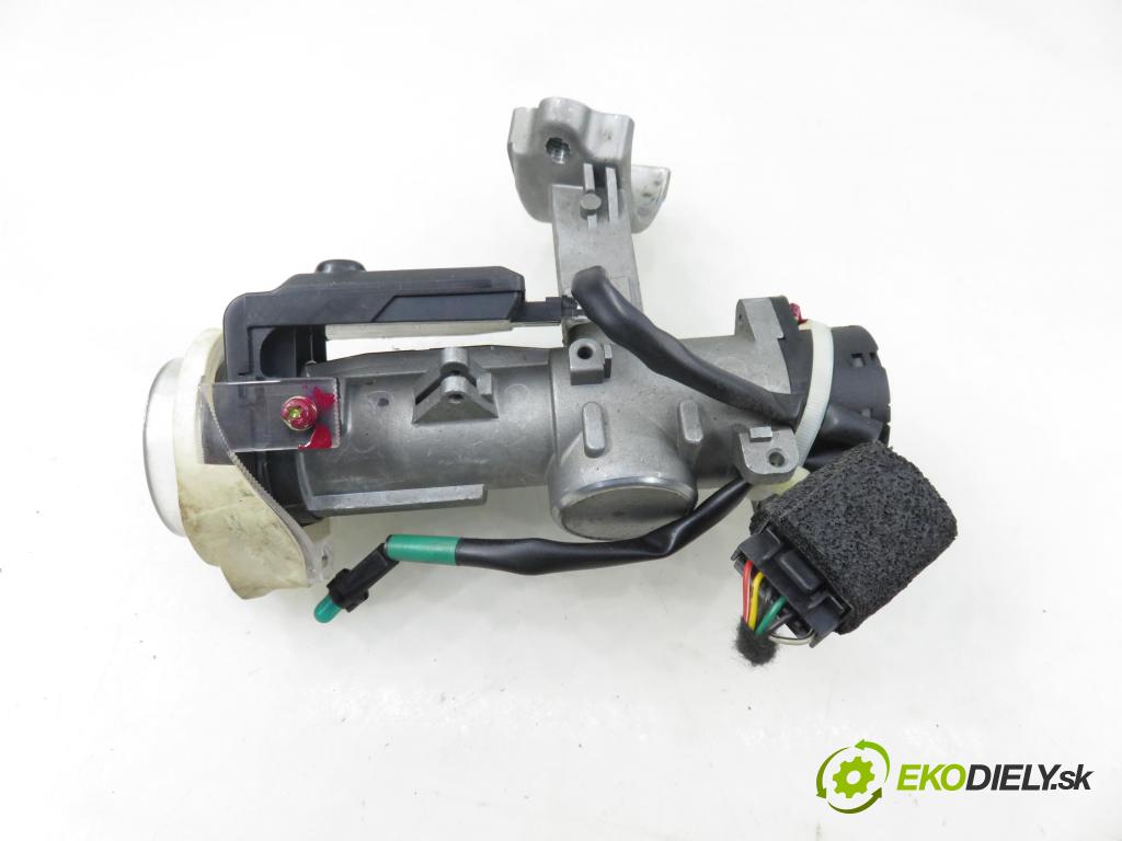 CHEVROLET CAPTIVA (C100, C140) SUV 2007 110,00 2.0 D 4WD 1991,00 spinačka / zámky 96628238