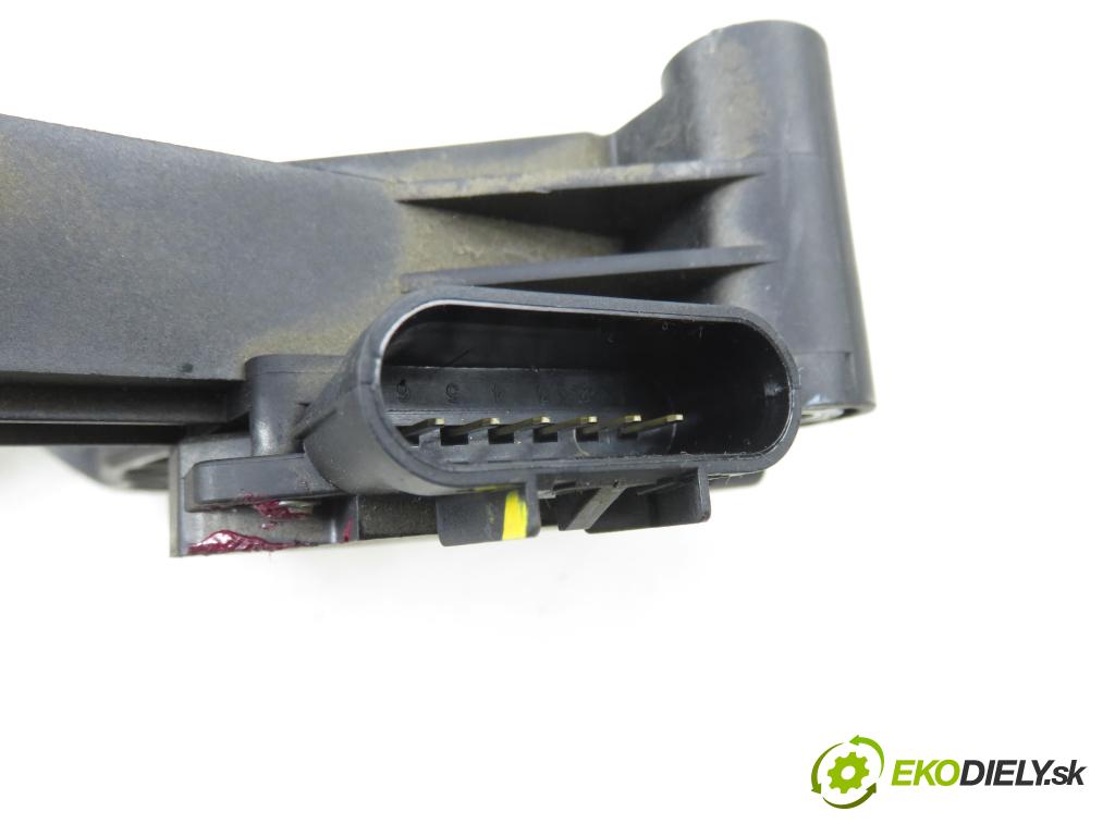 CHEVROLET CAPTIVA (C100, C140) SUV 2007 110,00 2.0 D 4WD 1991,00 potenciometr plynového pedálu 96625893 (Potenciometr plynového pedálu)